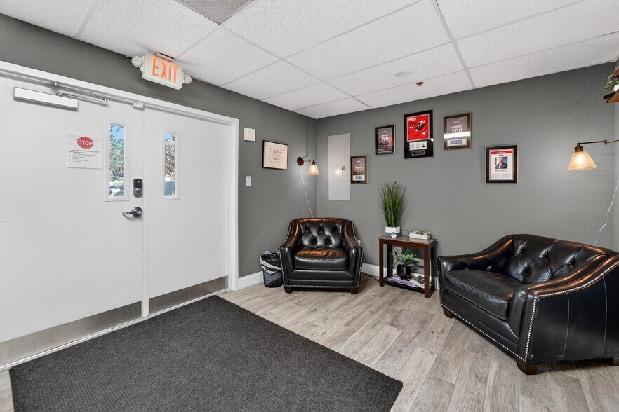 More Photos Of 3411 N 29th St, Tampa Office For Sale