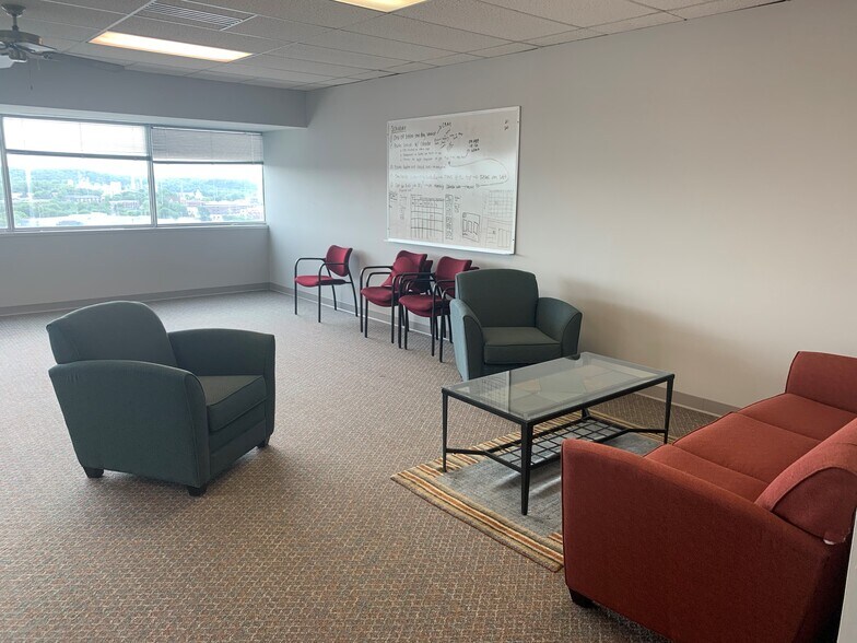 More Photos Of 425 2nd St SE, Cedar Rapids Office For Sale