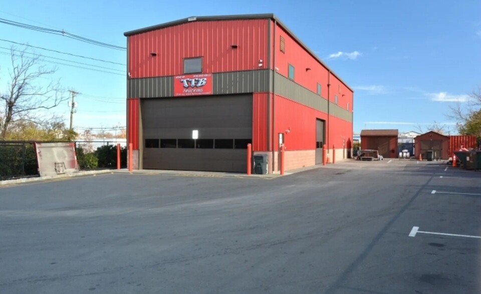 Primary Photo Of 90 Tyler Pl, South Plainfield Warehouse For Lease