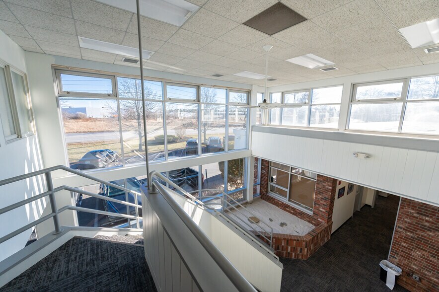 More Photos Of 116 Parker St, Newburyport Manufacturing For Sale