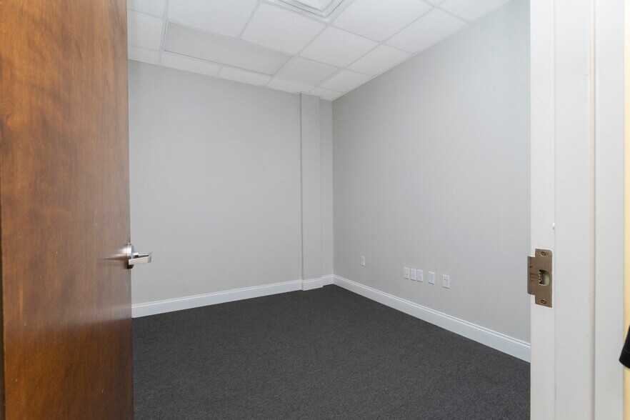 More Photos Of 7350 Futures Dr, Orlando Office For Sale