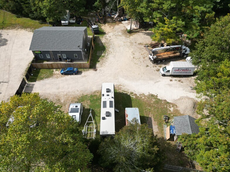 More Photos Of 2801 Montauk Hwy, Brookhaven Office For Lease