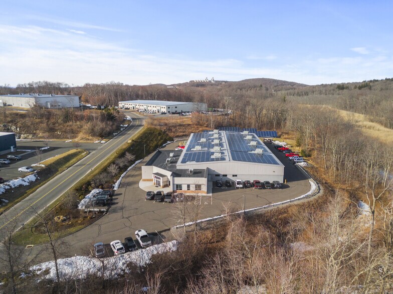More Photos Of 2 Fox Hollow Rd, Oxford Manufacturing For Sale