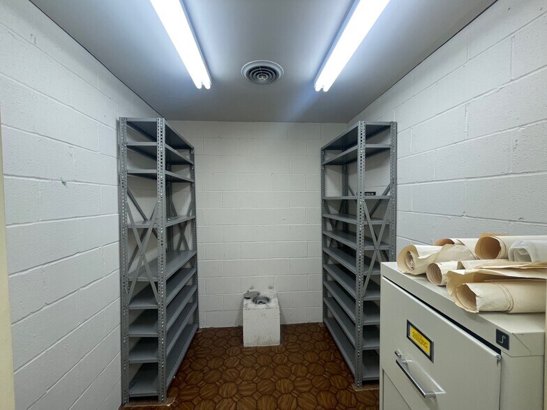 More Photos Of 240 Carriage House Dr, Jackson Office For Lease