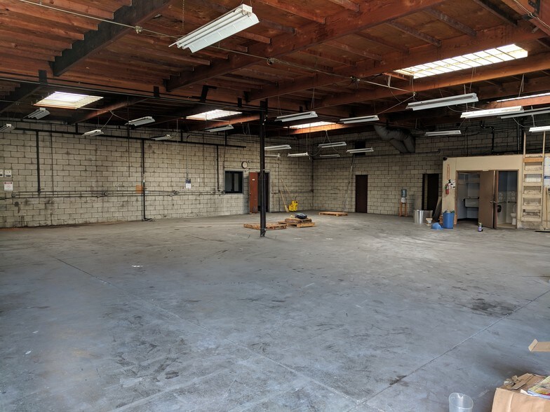 More Photos Of 7635 Serapis Ave, Pico Rivera Warehouse For Lease