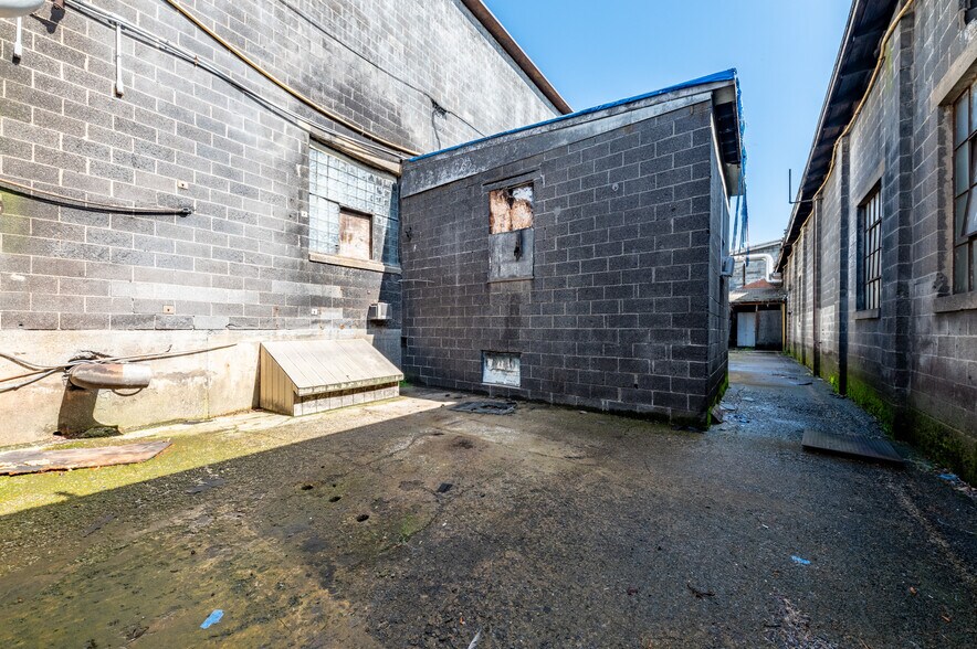 More Photos Of 164 Eyster Rd, Halltown Manufacturing For Sale