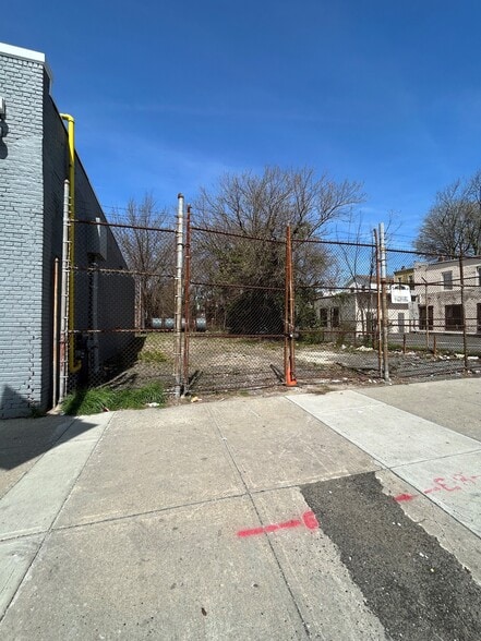 More Photos Of 345 Ocean Ave, Jersey City Warehouse For Lease