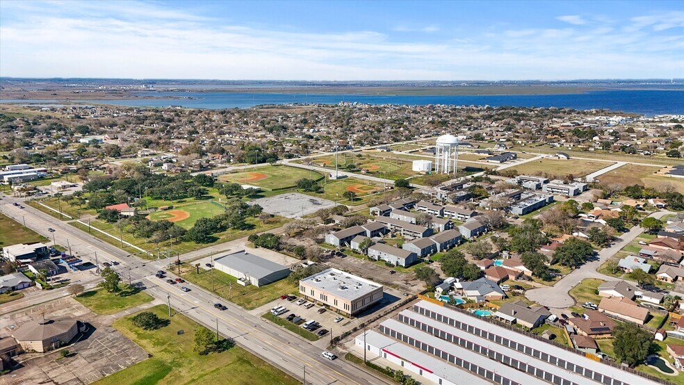 More Photos Of 2000 25th Ave N, Texas City Office For Lease