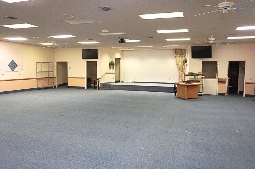 More Photos Of 11112 Barstow Rd, Lucerne Valley Religious Facility For Sale