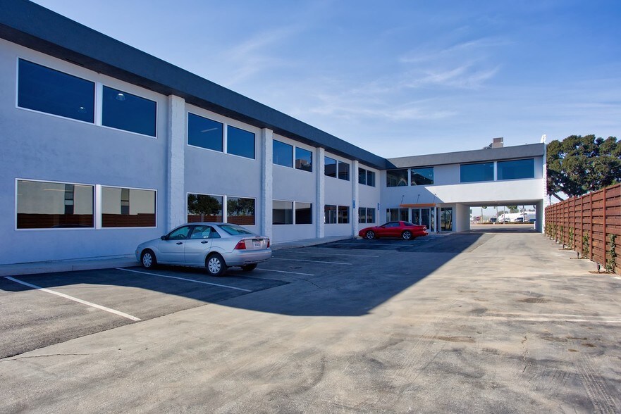 More Photos Of 3822 Campus Dr, Newport Beach Office For Lease