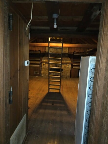 More Photos Of 934 Commander Dr, Roanoke Specialty For Sale