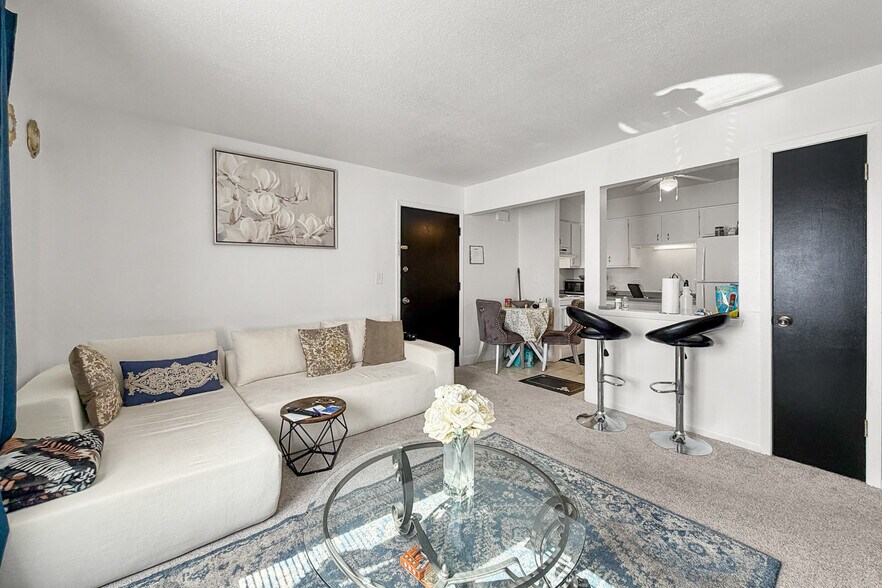 More Photos Of 206 NW State St, Ankeny Apartments For Sale