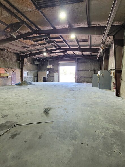 More Photos Of 102 S Avenue A, Freeport Manufacturing For Sale