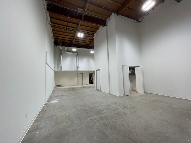 More Photos Of 330 Rancheros Dr, San Marcos Unknown For Lease