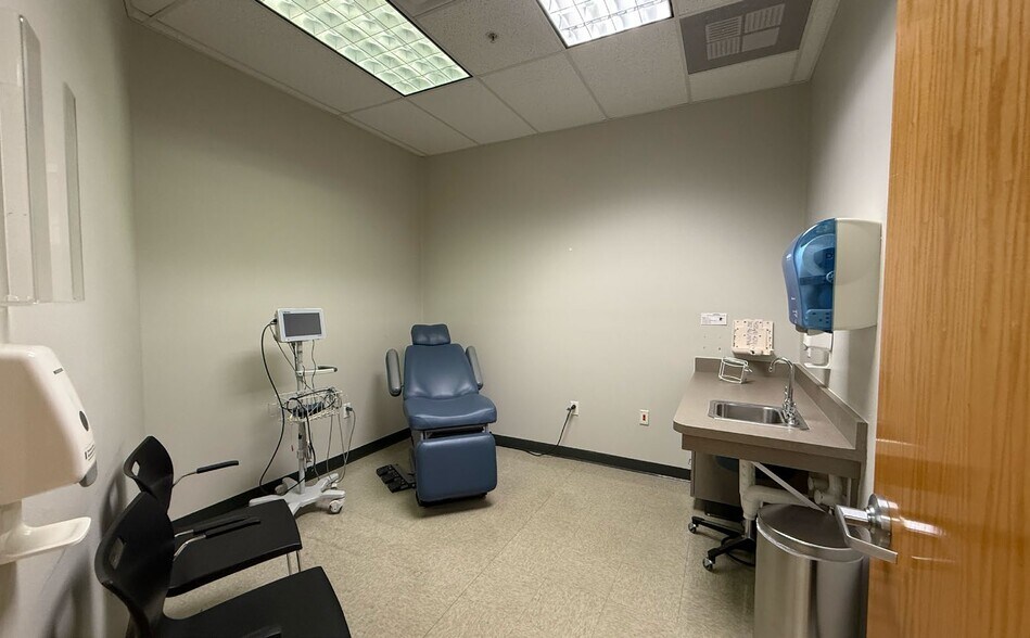 More Photos Of 4700 Jefferson St NE, Albuquerque Medical For Lease