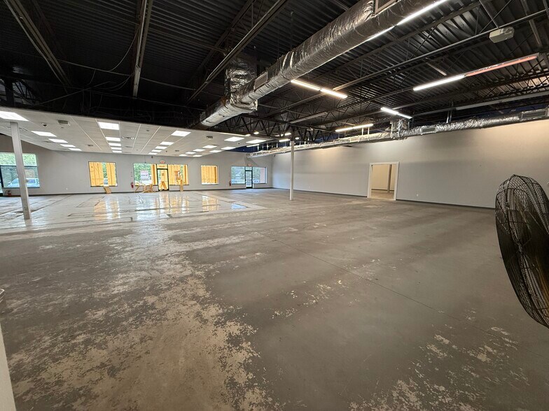 More Photos Of 1821 N Perry St, Pontiac Unknown For Lease
