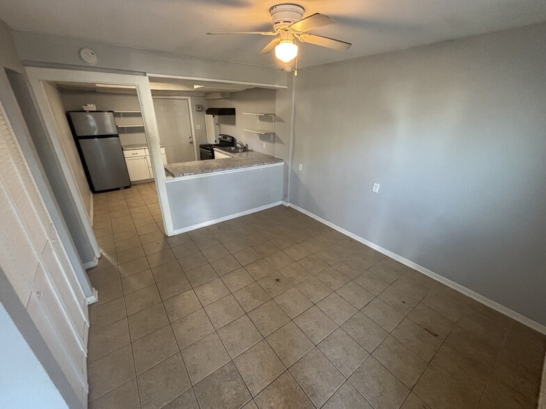 More Photos Of 301 S Ottawa St, Joliet Apartments For Sale