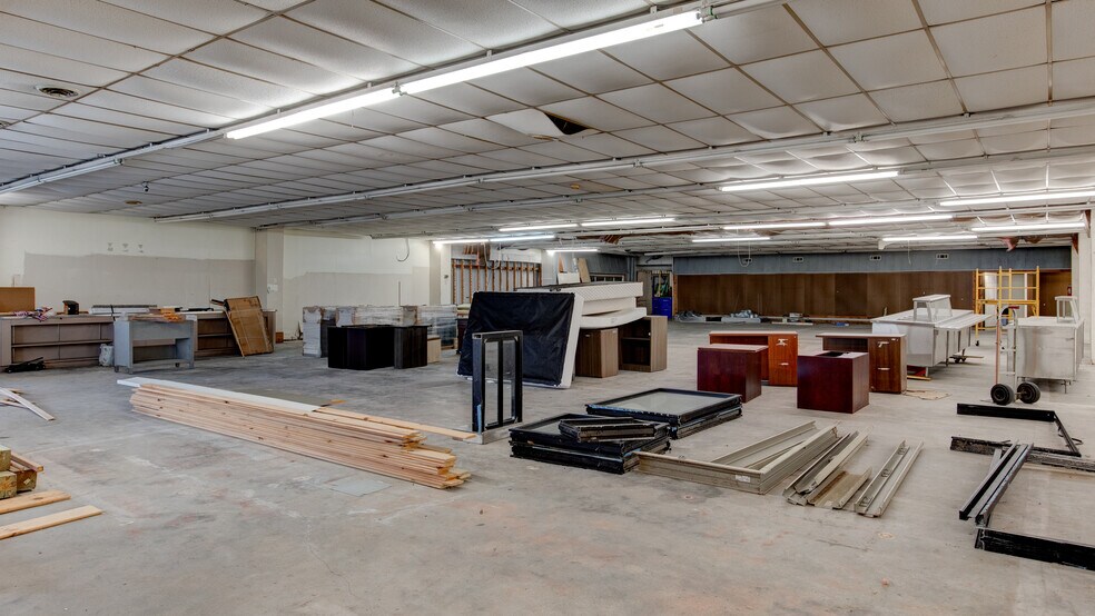 More Photos Of 2015 Payne st, Tell City Light Distribution For Sale