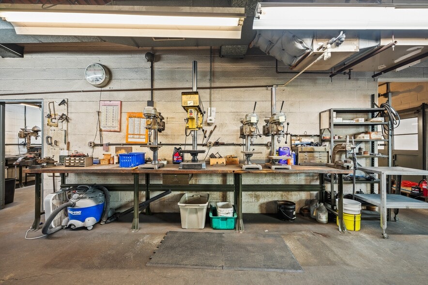 More Photos Of 2028 Washington Ave, Saint Joseph Warehouse For Sale