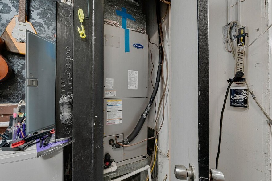 More Photos Of 2112 N Charles St, Baltimore Office For Sale