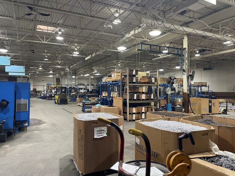 More Photos Of 34190 Doreka Dr, Fraser Warehouse For Lease