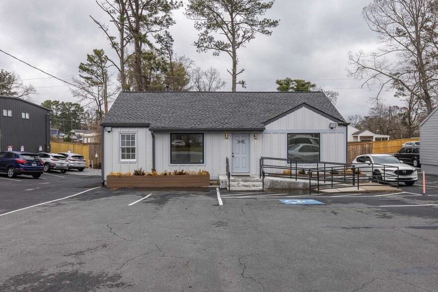 Primary Photo Of 1685 Lower Roswell Rd, Marietta Medical For Lease