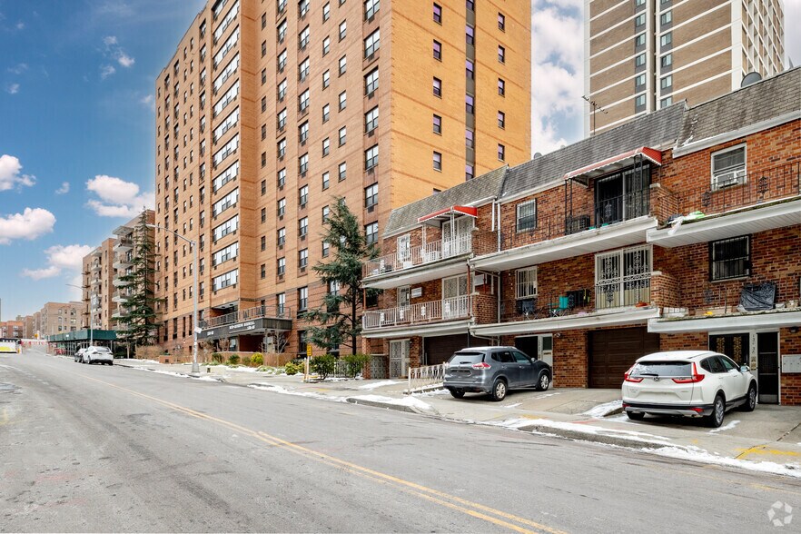 More Photos Of 138-48-138-52 Elder Ave, Flushing Apartments For Lease