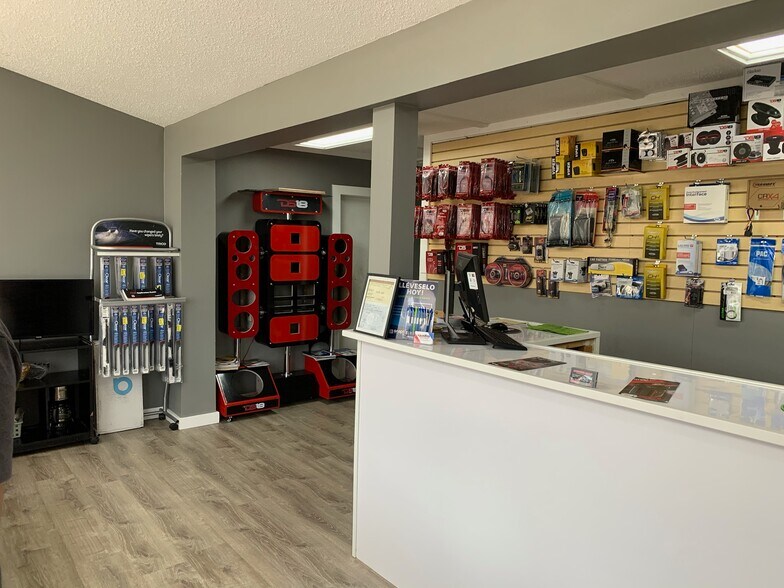 More Photos Of 9714 N Nebraska Ave, Tampa Restaurant For Sale