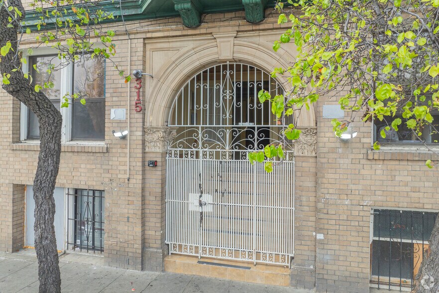 More Photos Of 315 25th St, Richmond Multifamily For Sale