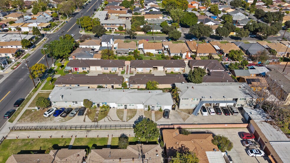 More Photos Of 6800 Wilcox Ave, Bell Apartments For Sale