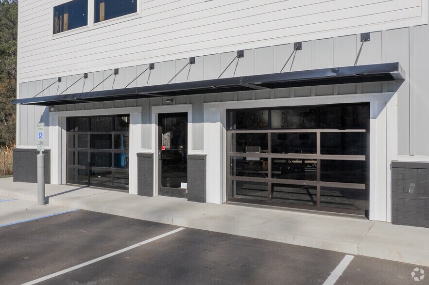 More Photos Of 8120 Windsor Hill Blvd, North Charleston Light Distribution For Lease