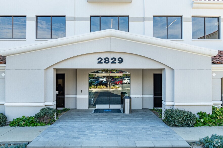 More Photos Of 2829 Townsgate Rd, Westlake Village Coworking Space