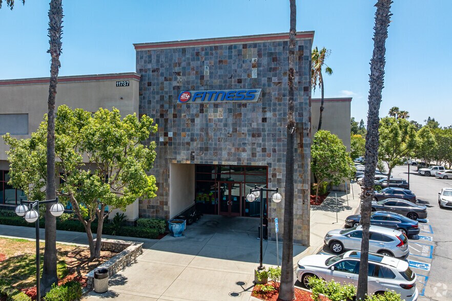 More Photos Of 11787 Foothill Blvd, Rancho Cucamonga Health Club For Lease