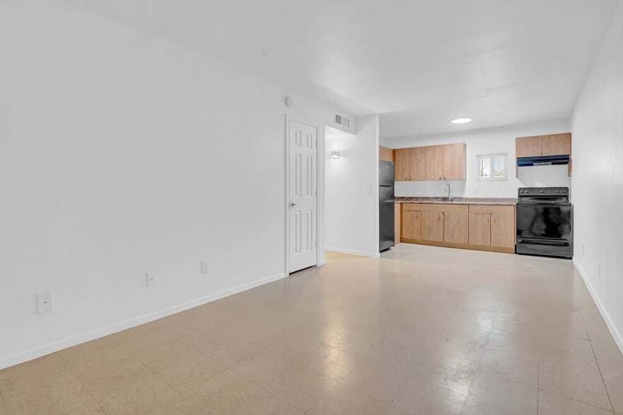 More Photos Of 2234 W Hazelwood St, Phoenix Apartments For Sale