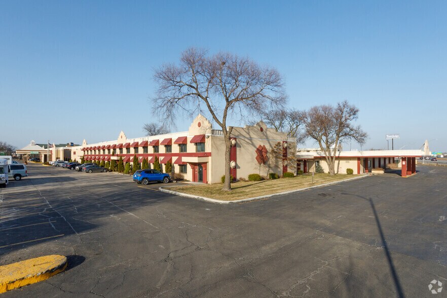 More Photos Of 9191 Wickham Rd, Romulus Hospitality For Sale