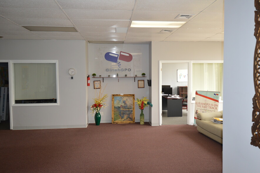 More Photos Of 380 E Northwest Hwy, Des Plaines Medical For Lease