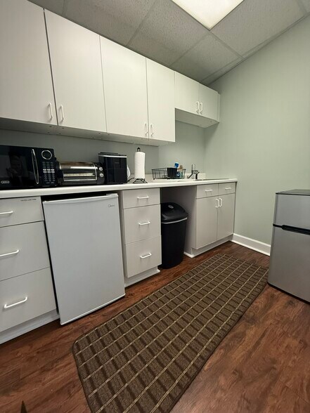 More Photos Of 180 E Bay St, Charleston Office For Lease