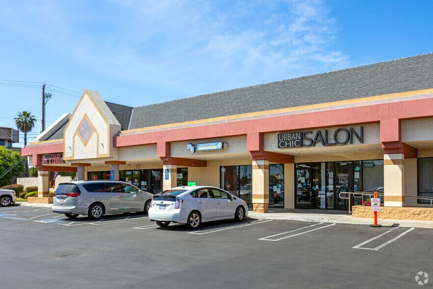 More Photos Of 7420-7494 N Fresno St, Fresno Freestanding For Lease
