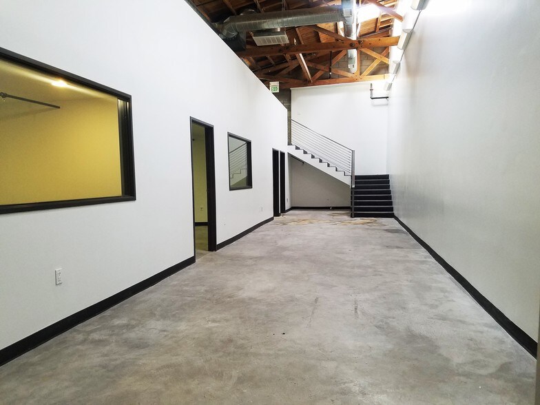 More Photos Of 300 S Raymond Ave, Pasadena Loft Creative Space For Lease