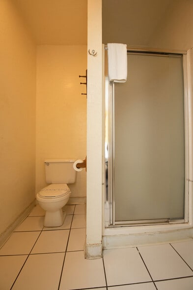 More Photos Of 18239 Main St, Jamestown Hotel For Sale