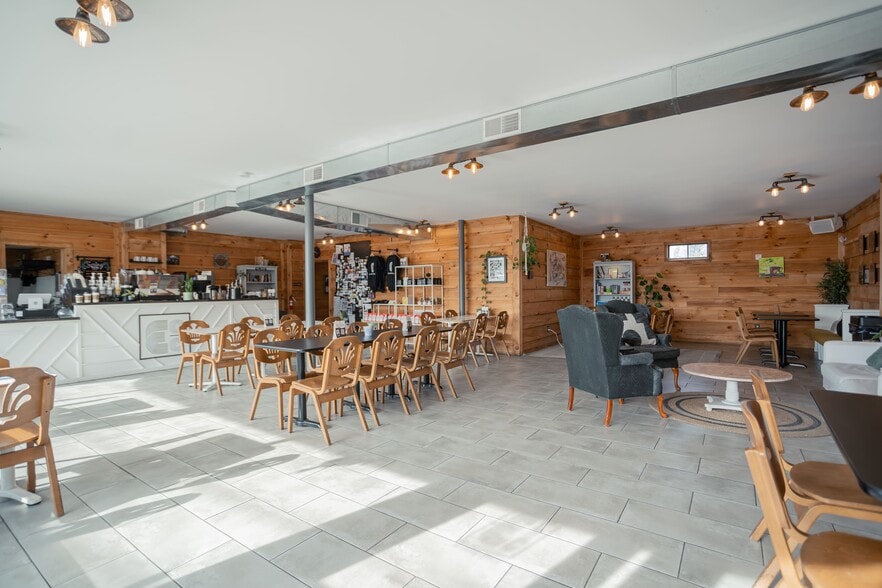 More Photos Of 5223 Columbus Ave, Anderson Storefront Retail Residential For Sale