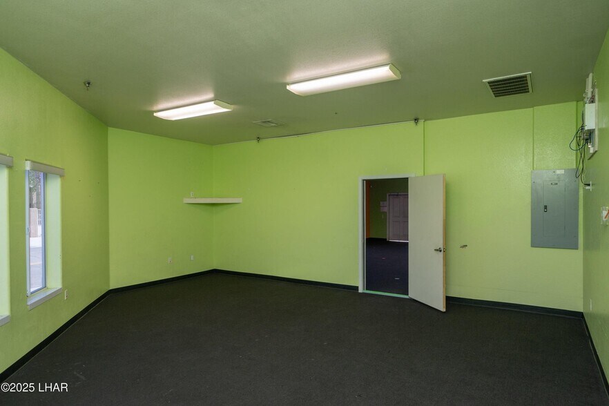 More Photos Of 1515 N Lake Havasu Ave, Lake Havasu City General Retail For Sale