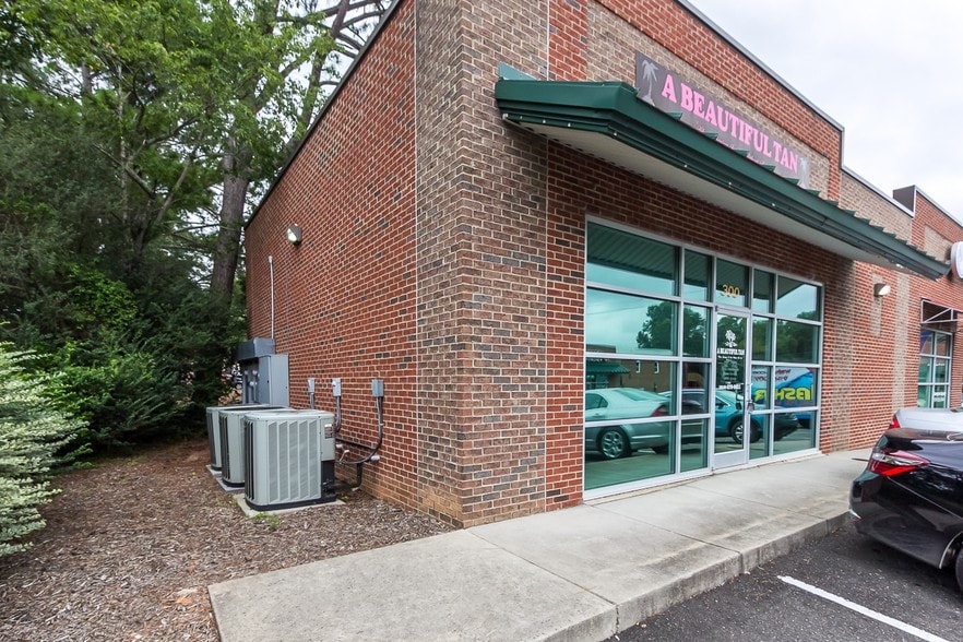 More Photos Of 133 E Main St, Youngsville General Retail For Lease