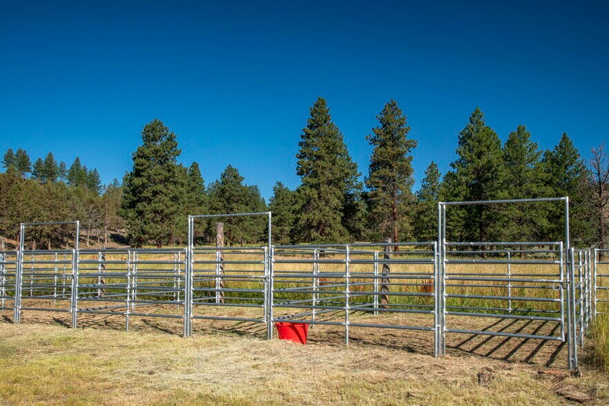 More Photos Of 32611 Tackman Rd, Prineville Land For Sale