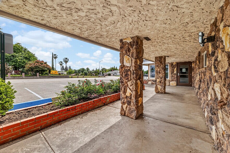 More Photos Of 320 Solano St, Corning Healthcare For Sale
