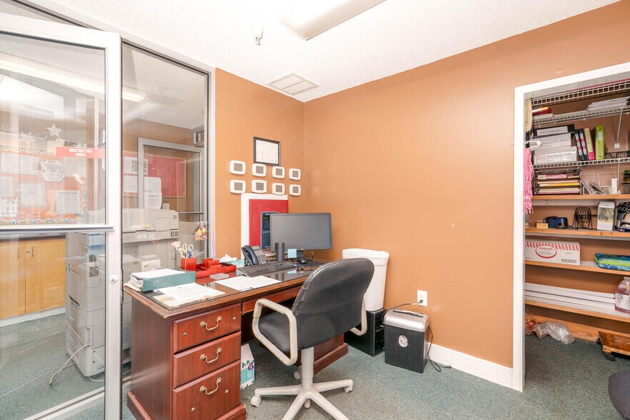 More Photos Of 2081 Mesa Valley Way, Austell Specialty For Sale