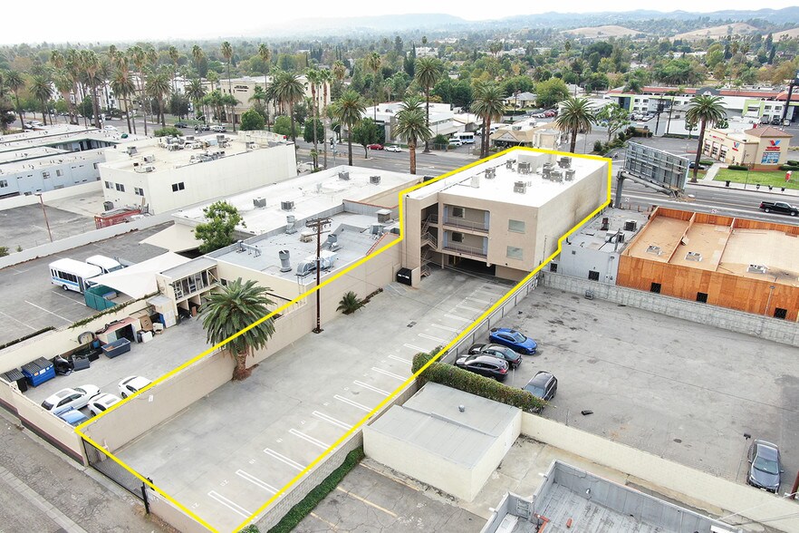 More Photos Of 20847 Sherman Way, Canoga Park Office For Sale