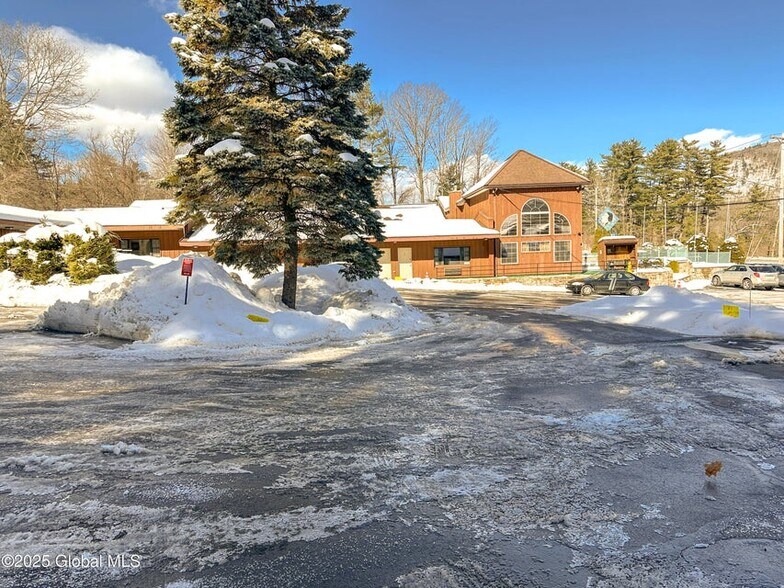 More Photos Of 1545 Us-9, Lake George Hospitality For Sale