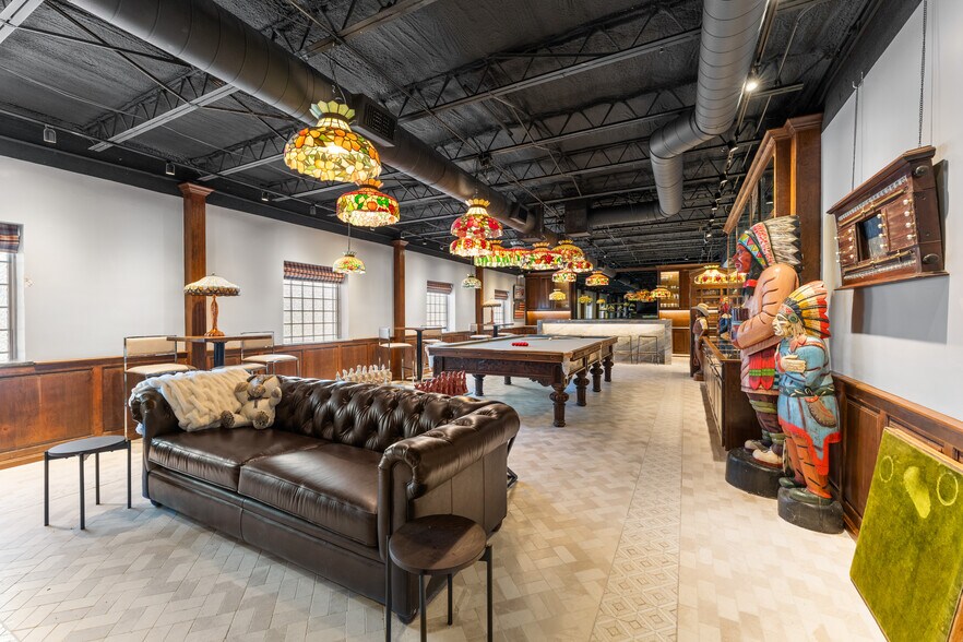 More Photos Of 1400 S Gribble St, Sherman Flex For Sale