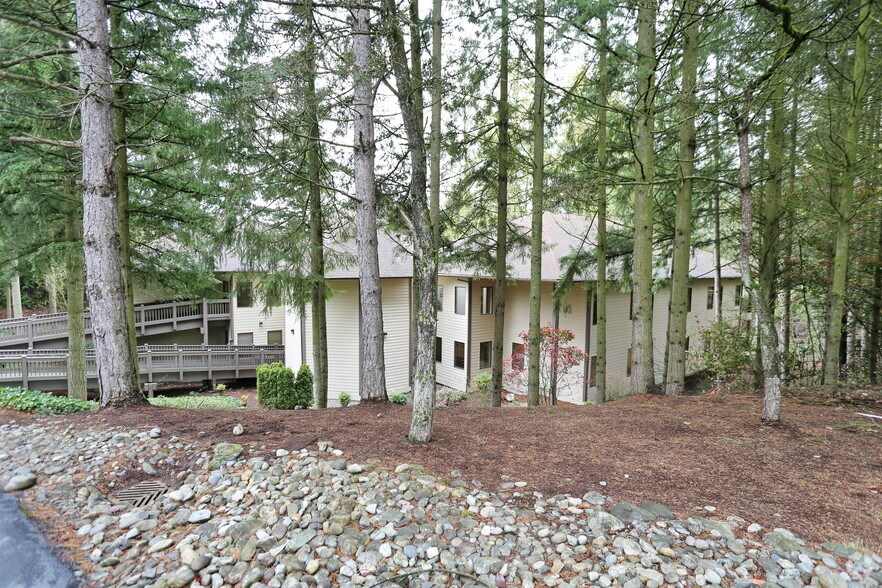 More Photos Of 3805 108th Ave NE, Bellevue Office For Lease